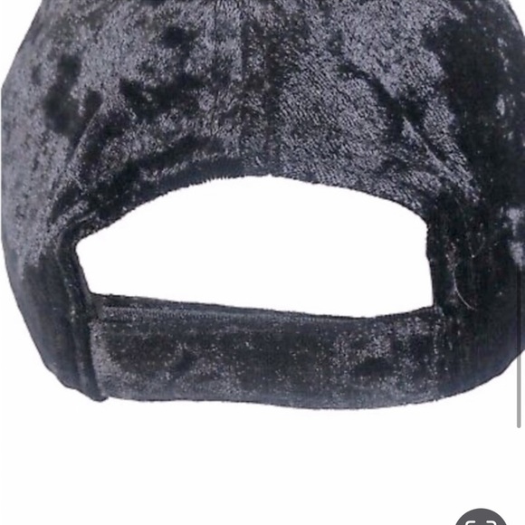 DAVID & YOUNG CRUSHED VELVET
BASEBALL CAP BLACK OS - Picture 4 of 11